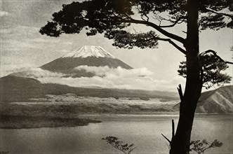 Fuji from Lake Motosu', 1910.