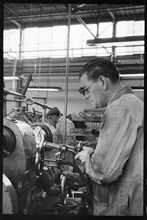Worker on the shop floor, Wear Flint Glass Works, Alfred Street, Millfield, Sunderland, 1961