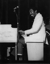 Jimmy Smith on stage, 1968.