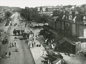 Street scene in the city of Jaipur, India, 1895.