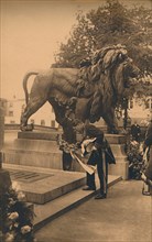 The Cuban Minister lays a wreath in homage to the Unknown Belgian Soldier, Brussels, Belgium, 1927.