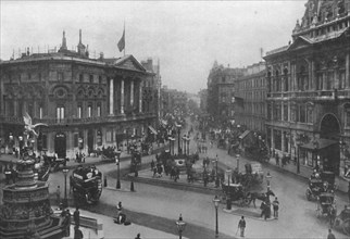 Piccadilly Circus', 1909.