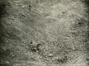 A Mine Crater in High Wood', (1919).