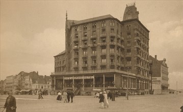 Le Grand Hotel',  c1900.