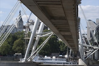 Hungerford Bridge, River Thames, London, England, UK, 3/9/10.