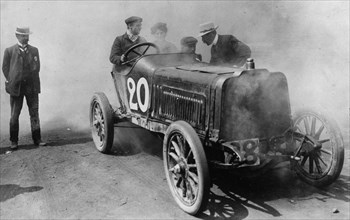 1904 Darracq driven by Duray. Creator: Unknown.
