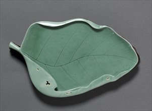 Brush Washer in Shape of a Lotus Leaf, 1723-35. Creator: Unknown.