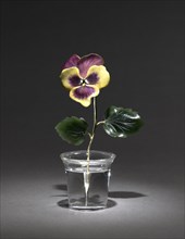 Pansy, late 1800s - early 1900s. Creator: Peter Carl Fabergé (Russian, 1846-1920), firm of.