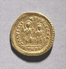 Solidus of Theodosius II and Valentinian III (reverse), 408-425. Creator: Unknown.