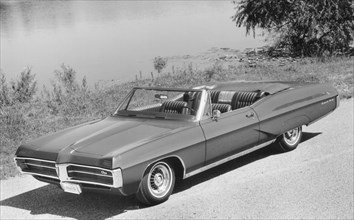 1967 Pontiac Grand Prix convertible. Creator: Unknown.