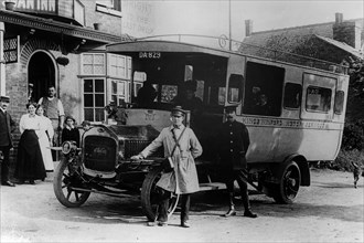 1913 Albion 32hp bus. Creator: Unknown.