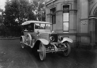 1913 Standard Colonial model. Creator: Unknown.