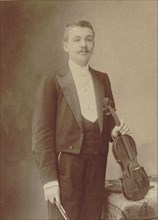 Portrait of the violinist and composer Henri Marteau (1874-1934). Creator: Nadar, Gaspard-Félix (1820-1910).