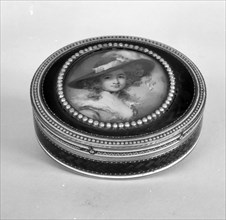 Snuffbox with portrait of a woman, ca. 1790. Creator: G.R.C..