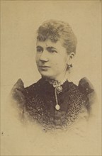 Pelgrom. Elise (femme Schouppe). Deux photographies, dont une légendée: Reprod. faite 22/2/93., 1893.