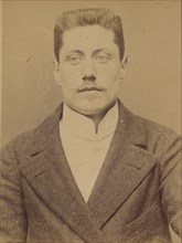 Ortiz. Léon. 25 ans, né à Paris. Commis d'architecte. Anarchiste. Voyage ordinairement en bicyclette., 1894.
