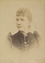 Pelgrom. Elise (femme Schouppe). Deux photographies, dont une légendée: Reprod. faite 22/2/93., 1893.