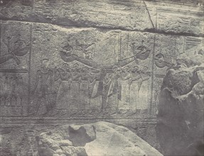 Thebes. Palais de Karnak. Sculptures extérieures du Sanctuaire de granit, 1850.