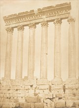 Colonnade du Temple du Soleil, à Baâlbek (Héliopolis), September 1850.