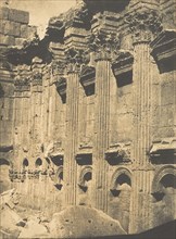 Colonnade intérieure du Naos du Temple de Jupiter, à Baâlbek (Héliopolis), September 15, 1850.
