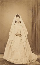 Nonne blanche (en pied), 1860s.