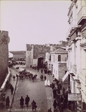 Intérieur de la Porte de Jaffa, ca. 1870.