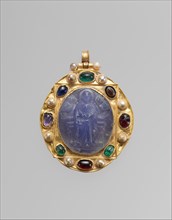 Pendant Brooch with Cameo of Enthroned Virgin and Child and Christ Pantokrator, Byzantine, late 1000s-1100s (cameo); 1100s-1300s (mount).