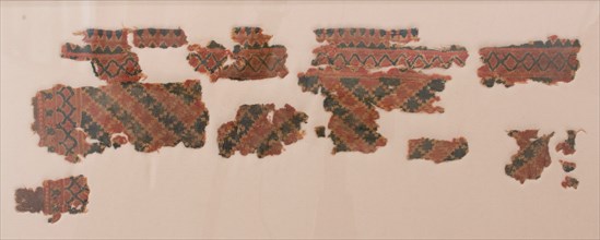 Wool textile with Geometric Pattern, Egyptian, 6th-9th century.