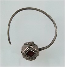 Earring, Frankish, 6th-7th century.