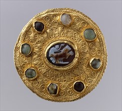 Disk Brooch with Cameo, Langobardic (mount); Roman (cameo), ca. 600 (mount); 100-300 (cameo).