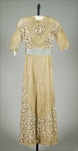 Dinner dress, American, 1908-10.