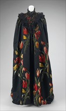 Evening cloak - Tulipes Hollandaises (textile), French, 1889. "Tulipes Hollandaises," fabric was exhibited at the Exposition Universelle of 1889 in Paris and won a grand prize.