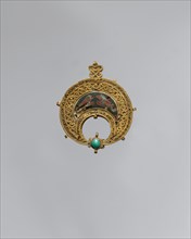 Crescent-Shaped Pendant with Confronted Birds