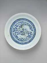 Dish with Two Fighting Lions, Iran, ca. 1635.