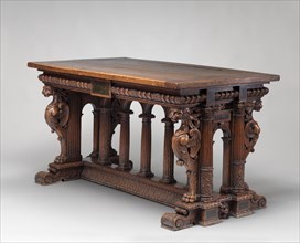 Walnut Table with Lion Sphinxes, second half 16th century.