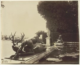 Versailles, Fontaine du Point du Jour, 1903. Creator: Eugene Atget.