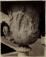 Versailles, Vase par Cornu, 1903. Creator: Eugene Atget.