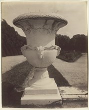 Versailles, Vase, 1905. Creator: Eugene Atget.