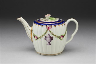 Teapot, Worcester, c. 1775. Creator: Royal Worcester.