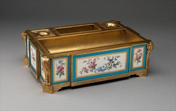 Inkstand, Sèvres, Late 18th / Early 19th century.