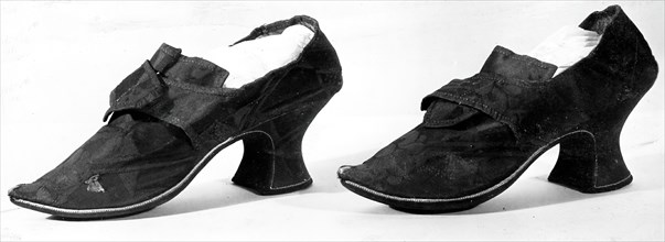 Pair of Shoes, England, c.1720s.