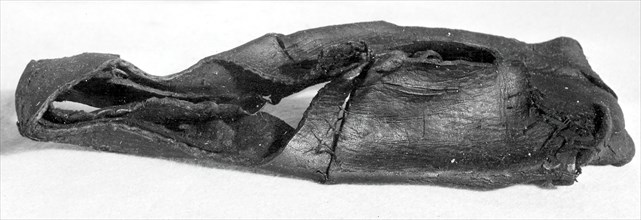 Man's Horned Toe Shoe, England, 16th century.
