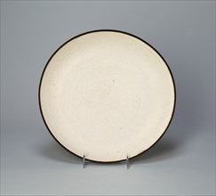 Dish with Lotus, Peonies, and Stylized Leaves, Song dynasty (960-1279).