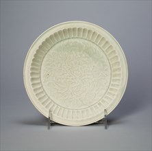 Dish with Peonies and Leaves, Song dynasty (960-1279).