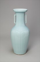 Vase with Rectangular Handles, Qing dynasty (1644-1911), Qianlong reign mark and period (1736-1795).