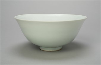 Bowl with Peony Scrolls, Thunderbolt (Vajra) Symbol, and Characters Shufu (Privy Council), Yuan dynasty (1279-1368), 1300/50.