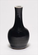 Miniature Bottle-Shaped Vase, Qing dynasty (1644-1911) or later.