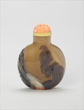 Snuff Bottle with Two Egrets Among Lotuses, Qing dynasty (1644-1911), 1800-1900.