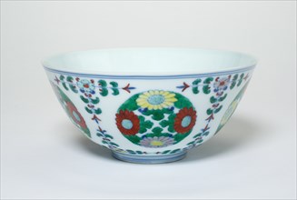 Bowl with Floral Medallions and Stems, Qing dynasty (1644-1911), c. 19th century.
