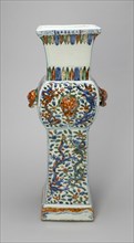 Elongated Vase with Animal-Head Handles, Ming dynasty (1368-1644), Wanli reign mark and period (1573-1620).